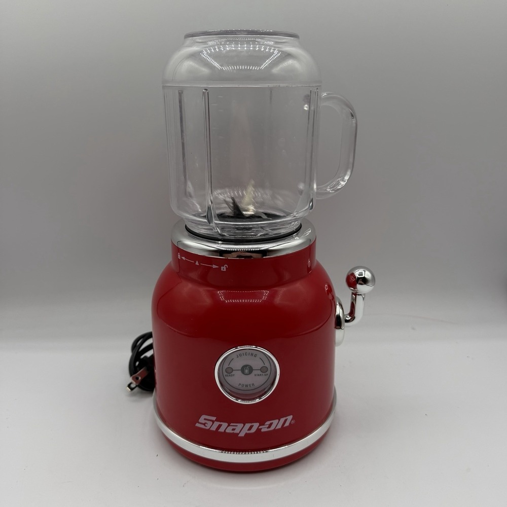 Snap-On Tools Collectibles Red Retro Smoothie Maker Juicing SBL-1708 w/ 18oz Cup